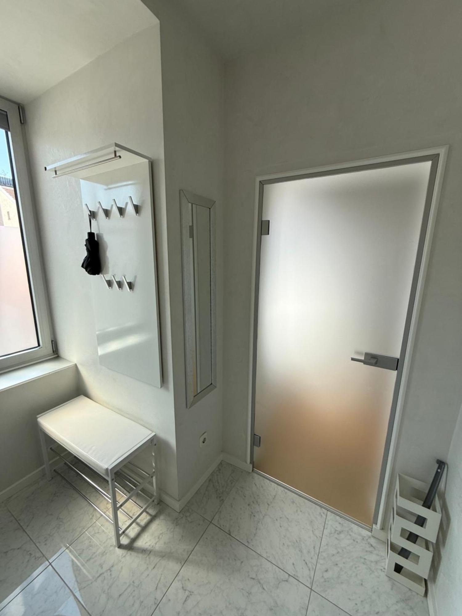 Number 5 Apartment *